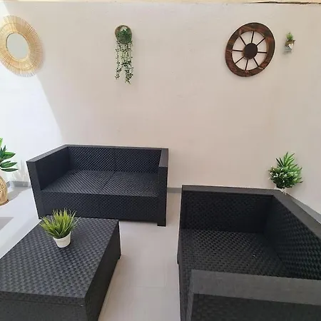 Apartment Beautiful With Patio